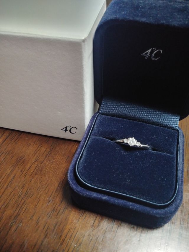 ダイヤは大きさではなく質を重視。