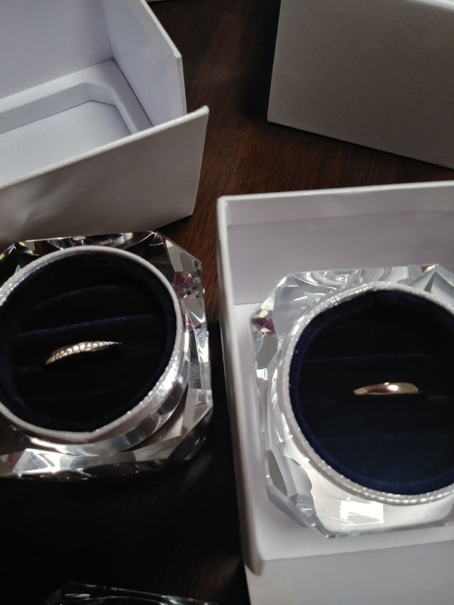 シャンパンゴールド