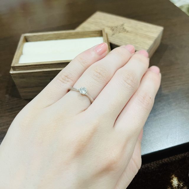 一粒ダイヤが際立って綺麗。