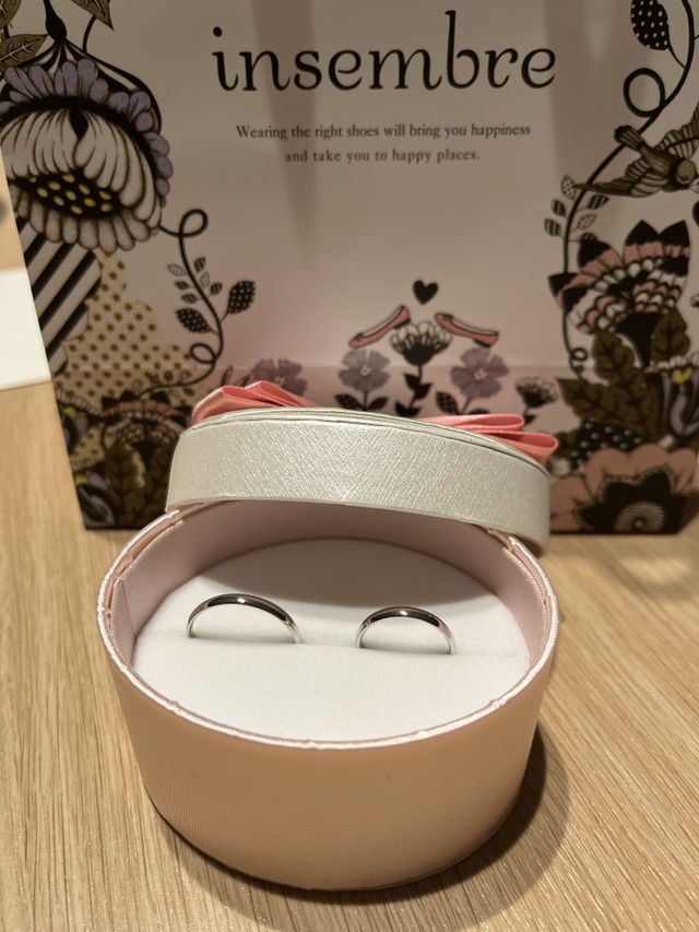 シンプルだけど記念すべき指輪
