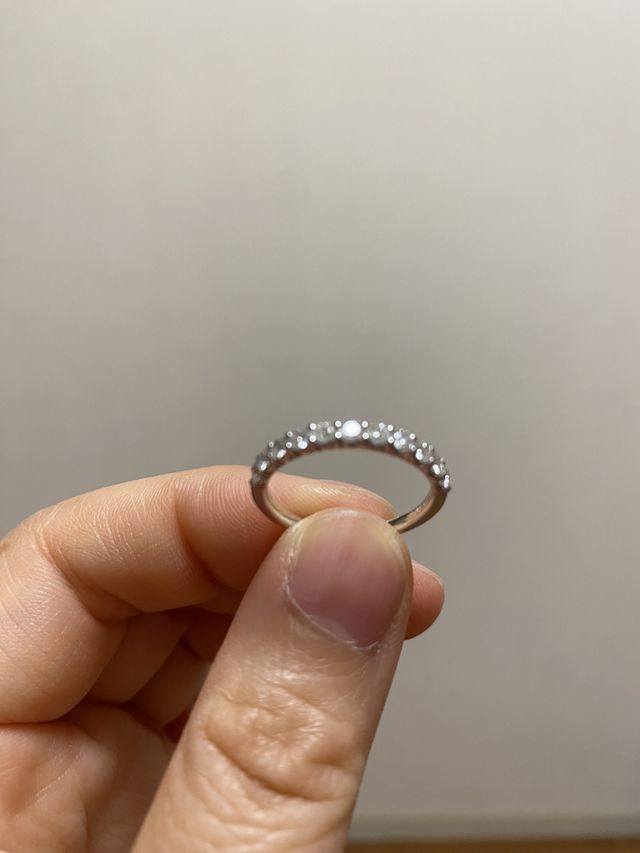 TASAKIのエタニティは全てのダイヤの向きが揃えている