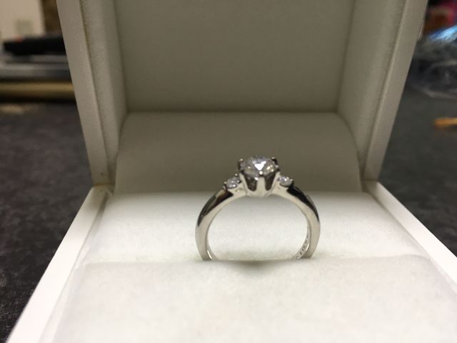 結婚指輪　横から