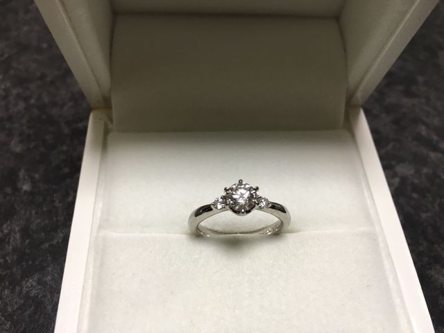 結婚指輪　上から