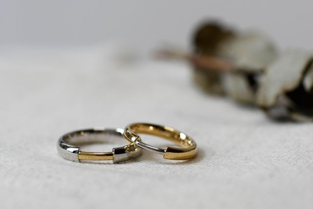 プラチナとゴールドのコンビネーションです