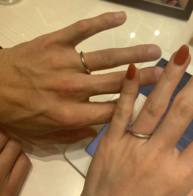 シンプルですがダイヤが綺麗です