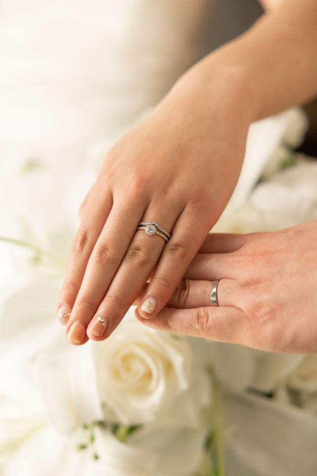 前撮りの時に撮ってもらった指輪ショット
