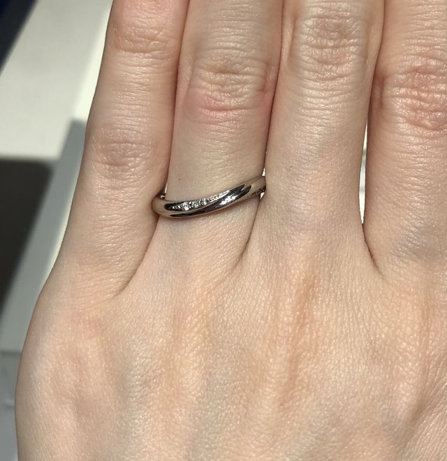 指輪を着用した写真