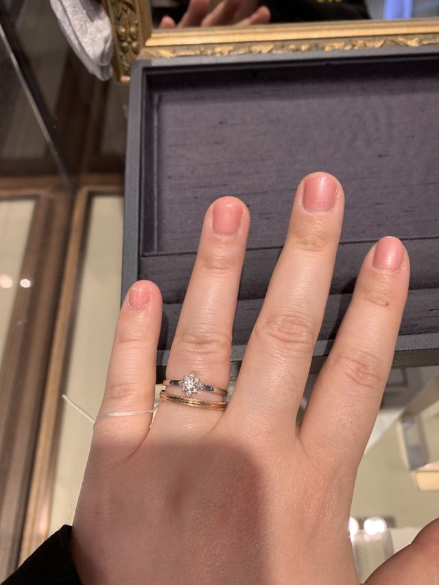 個性的なエンゲージリングが揃っていました。