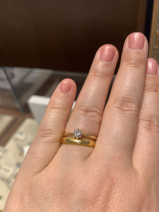 エンゲージに合わせて、マリッジの色や太さを選んでみました。