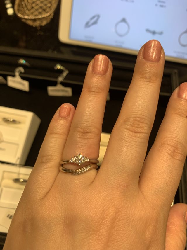 こちらは重ね付けを試させてもらいました。