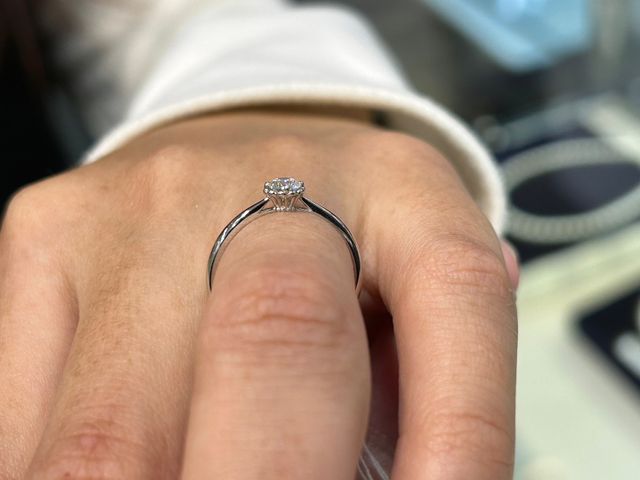 婚約指輪　横から