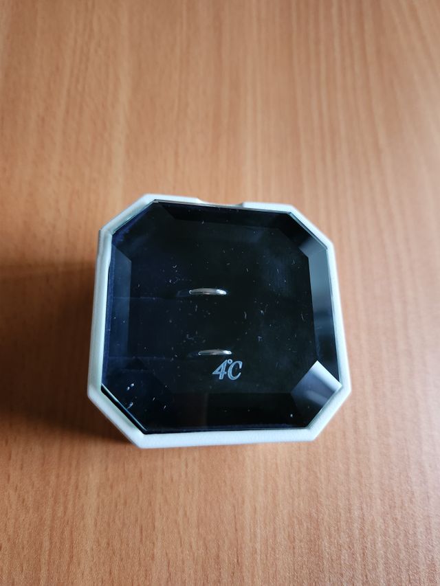 シンプルで飽きのこないボックスです