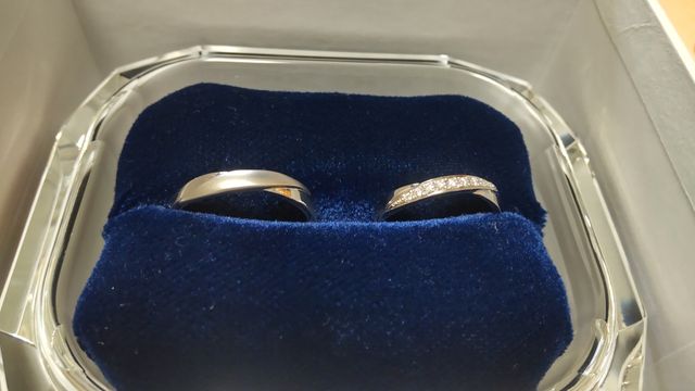 期間限定とのことで作っていただいたリングピローと結婚指輪。