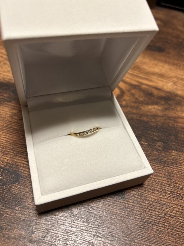 こだわりを詰め込んだオーダーメイドの婚約指輪