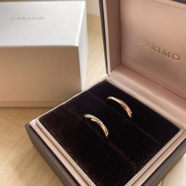 ペールブラウンゴールド
肌馴染みがよく素敵な色です。