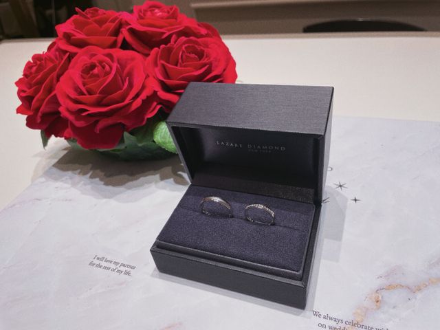 受け渡しの際に写真撮影用にお花やシートを出してくれました。