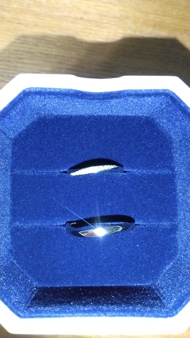 実際に購入した結婚指輪です。