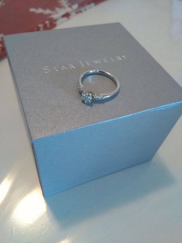 STAR JEWELRYで購入したものです。