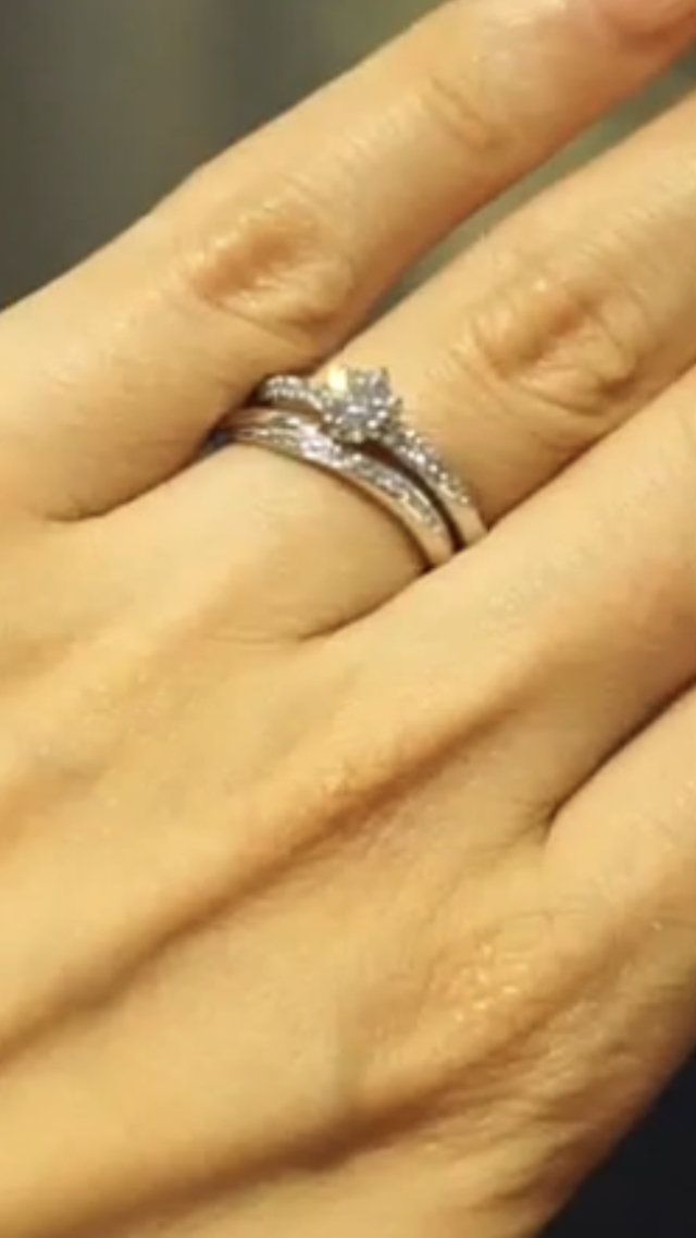 strryという指輪です(上)