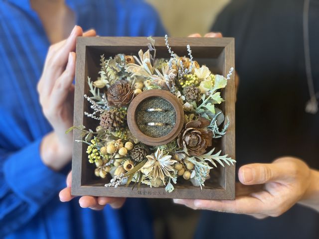 作成した指輪を可愛い箱に入れてもらい撮影してもらいました。