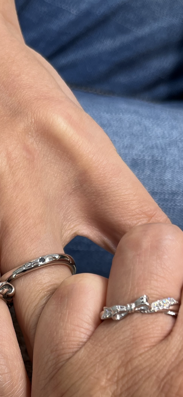 とても可愛い指輪に出逢ってしまい外したくなくなりました。