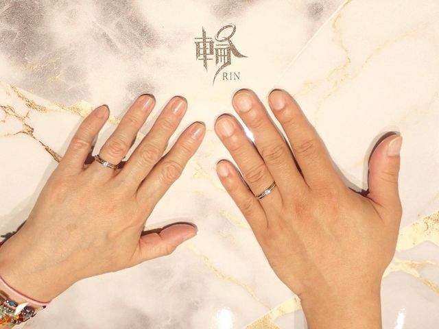 25周年での結婚指輪です。
着け心地も最高です。
