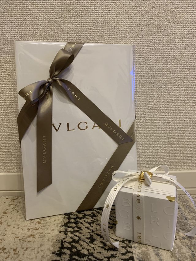 ボックスも可愛い。
私が買った時は婚姻届がついてきました。