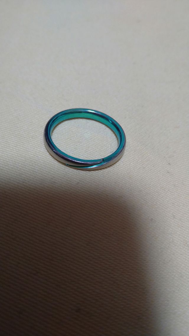 グリーン2色のグラデーションがとても綺麗です。