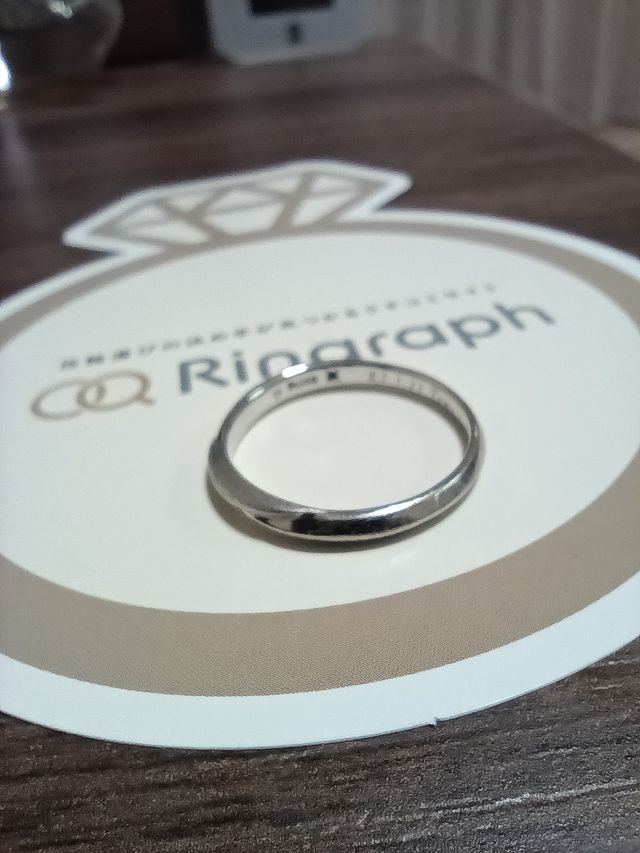 ルキナ　内側に誕生石がはいってます。