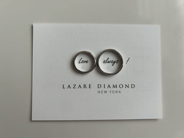 シンプルとキラキラさを兼ね備えたデザインです。