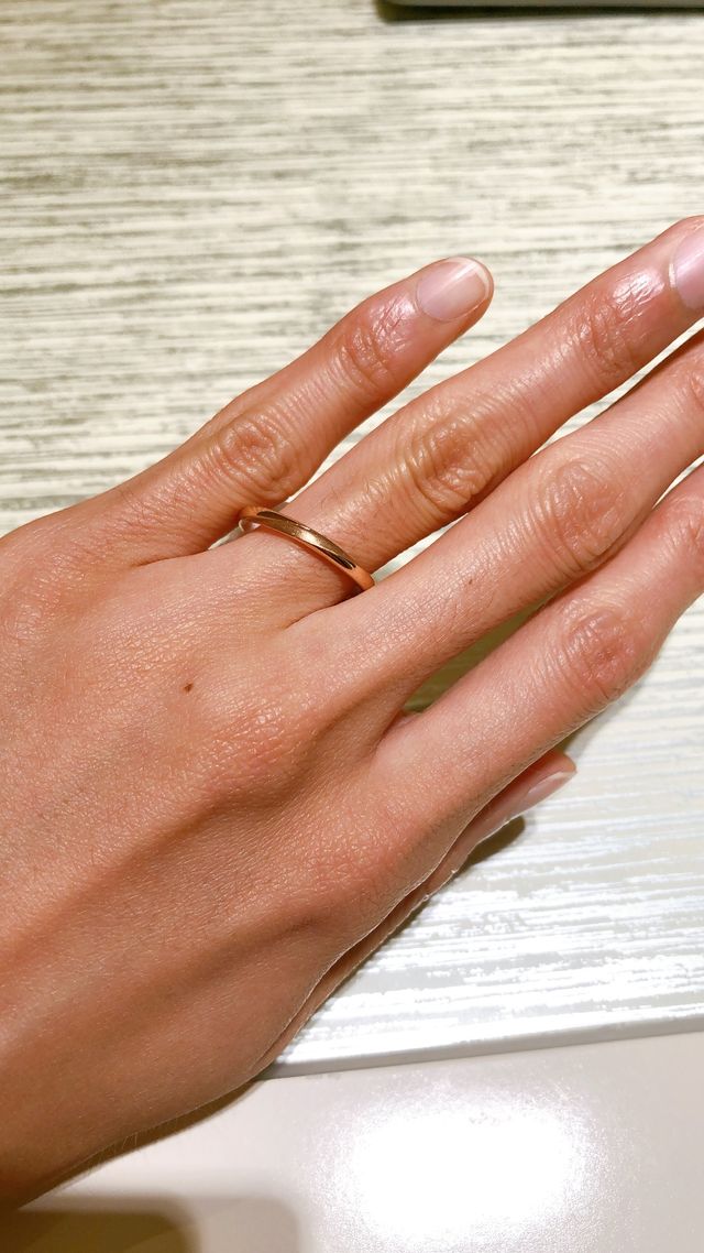 ピンクゴールド、着用時の写真