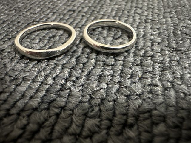 左が夫で、右が妻のものです。
