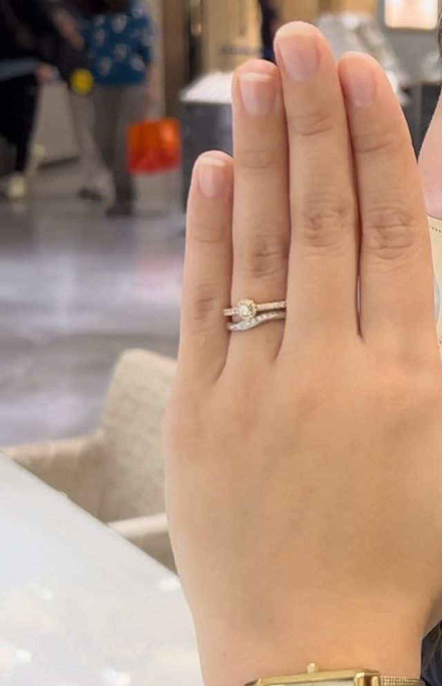 妻が着けて似合っていて買ってあげたいなって思えた