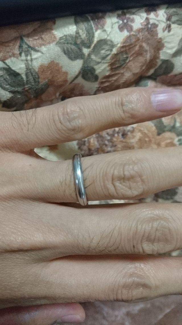 手にはめた写真