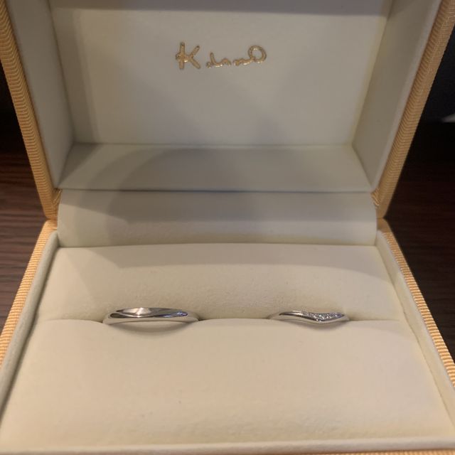 さりげないVっぽいラインがお揃いになっています