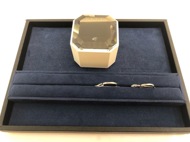 結婚指輪（新郎用、新婦用）
ジュエリーボックス