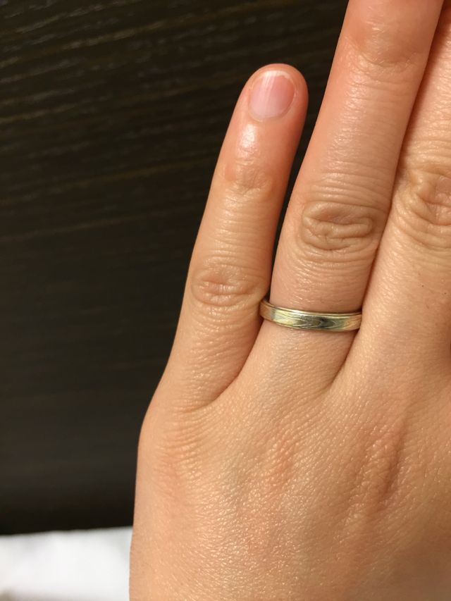 4色使用したので角度や場所によって微妙にニュアンスが違います