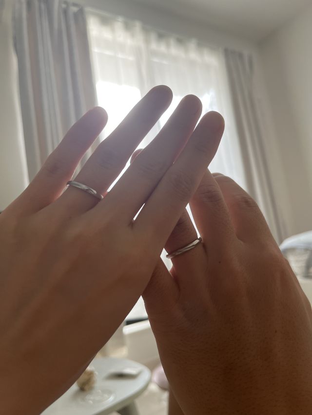 シンプルで付け心地の良い指輪です。