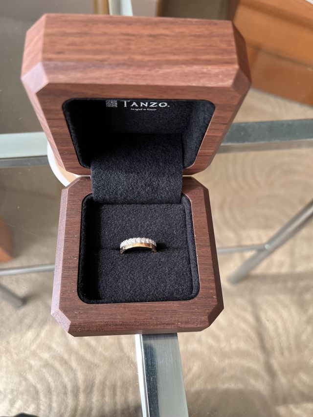 TANZOのメッセージが刻んであるBOX。想いが叶うリング。