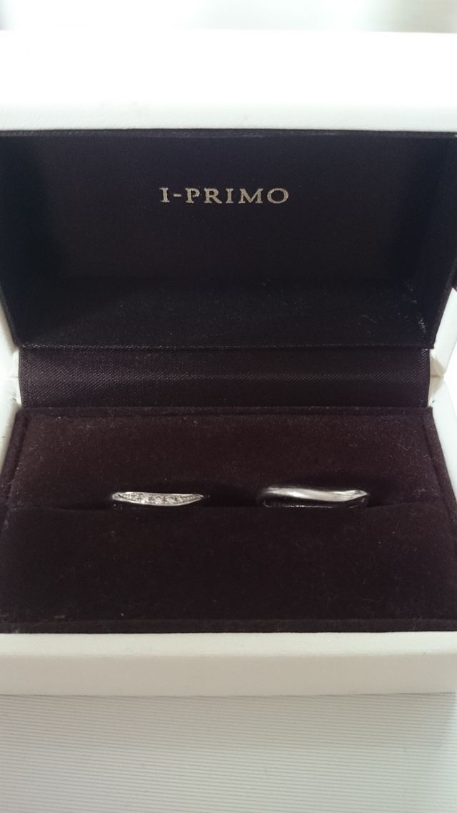 左がレディースで右がメンズです。