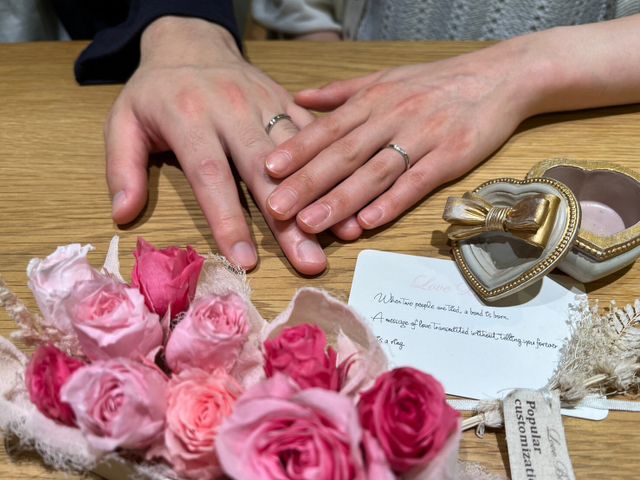 受け取り時に店員さんが撮ってくれました！まわりの装飾も素敵！