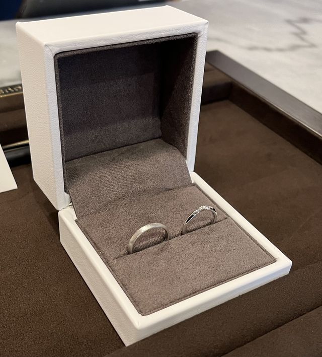 男性用のリングは巴というブランドです。