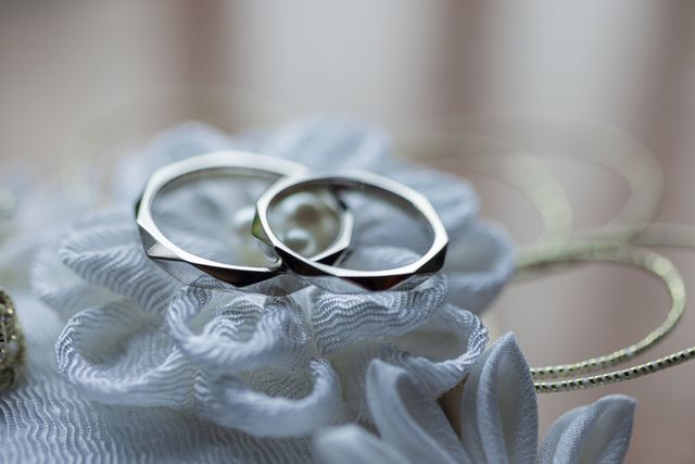 手作りでも綺麗な多面体の指輪が出来ます