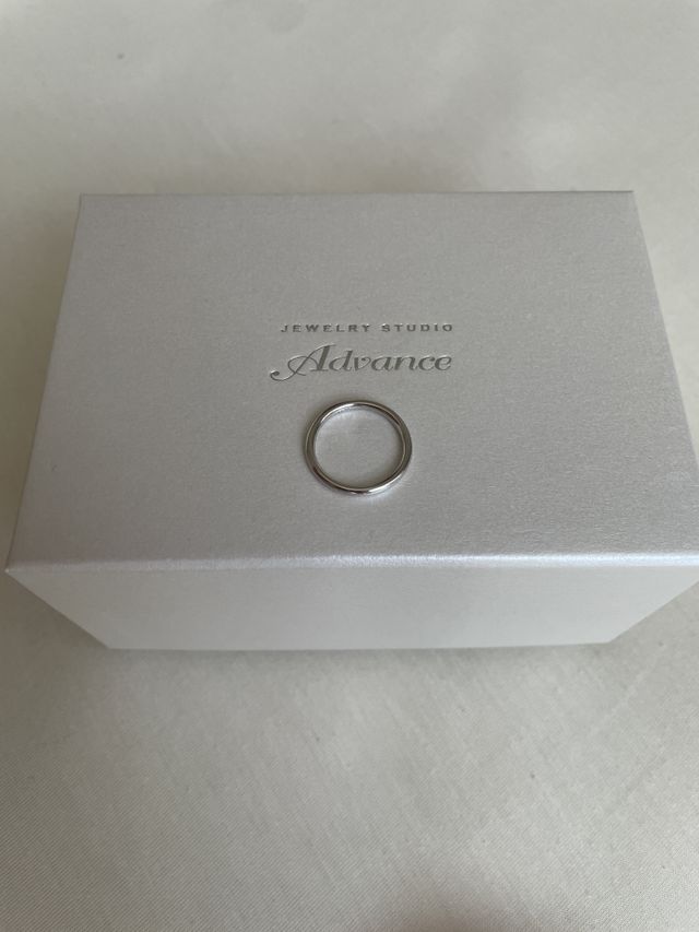 デザインはシンプルですが、輝きがとても綺麗です。