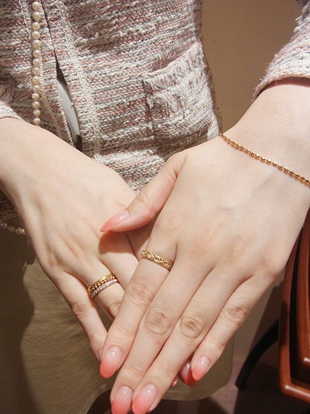 全体的に唐草模様があしらわれたおしゃれなデザインでした。