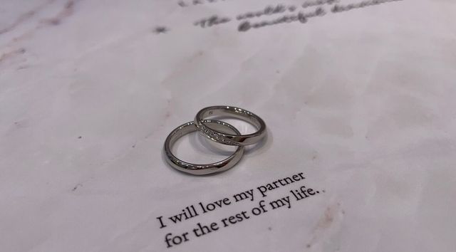 購入した指輪になります。