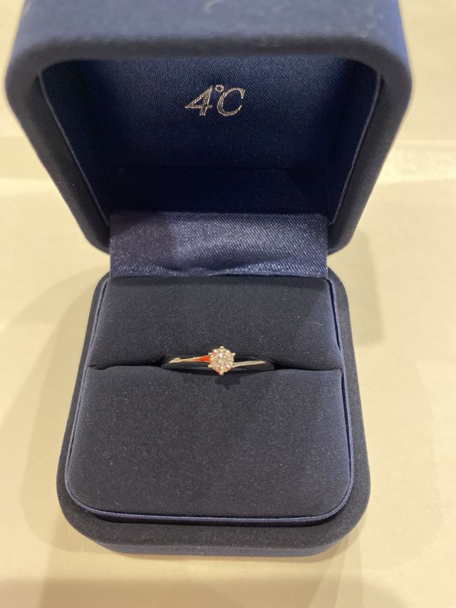 滑らかなつけ心地でとても綺麗です。