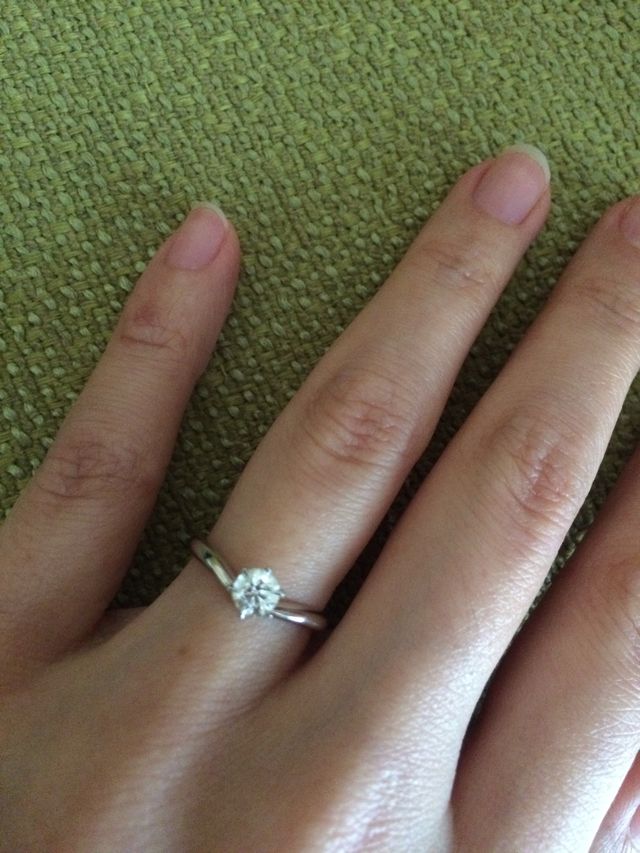 ハート型のリングなので指が長く綺麗に見えます。