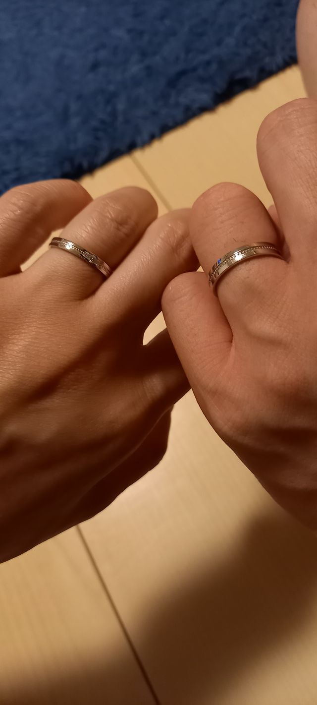 中央に施されたミル打ちがハートになっていてとても可愛いです。