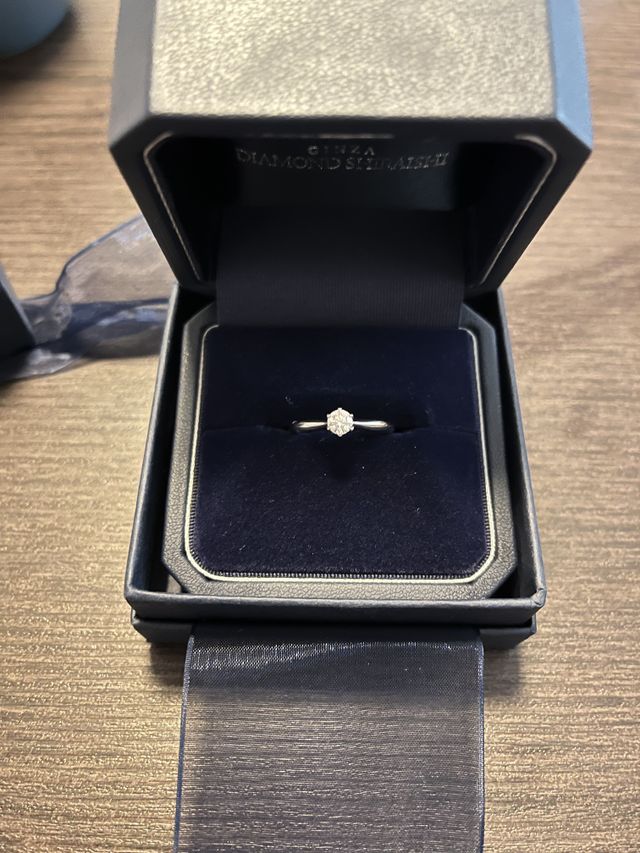 ホワイトリリーの婚約指輪